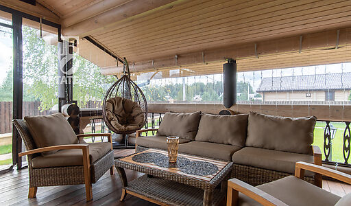 Дом в поселке Марьина Гора