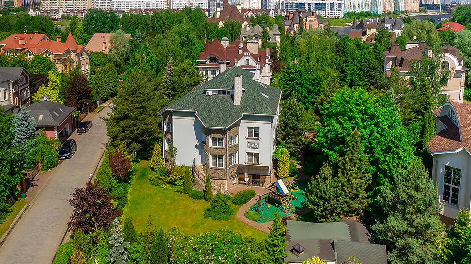 Дом с отделкой в КП Береста