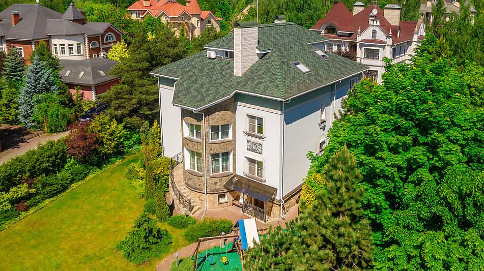 Дом с отделкой в КП Береста