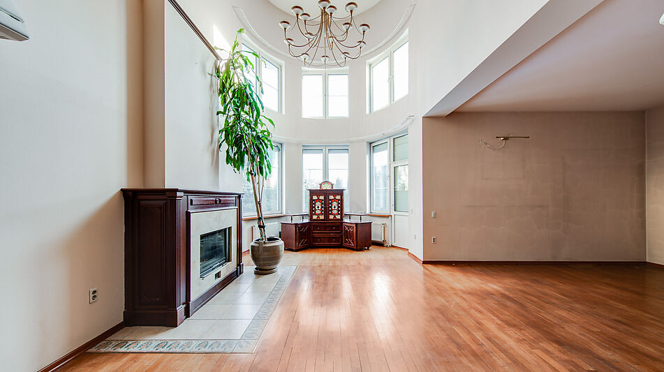 Дом с отделкой в КП Береста