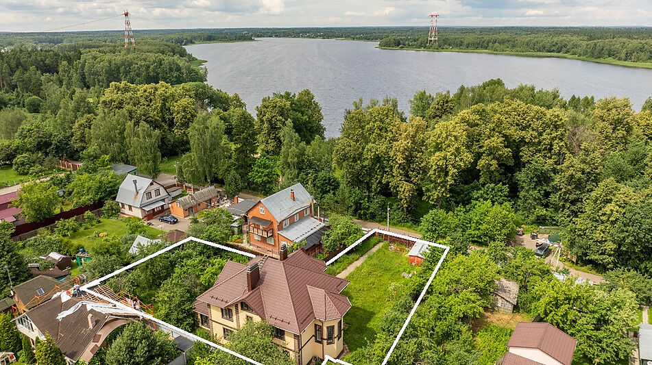 Дом на первой линии в Пруссах