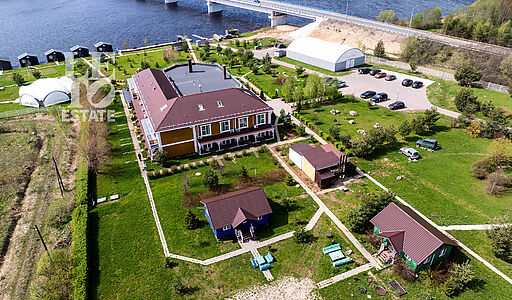 Парк-отель на берегу Волги