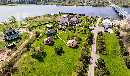 Парк-отель на берегу Волги