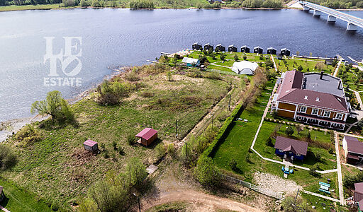 Парк-отель на берегу Волги