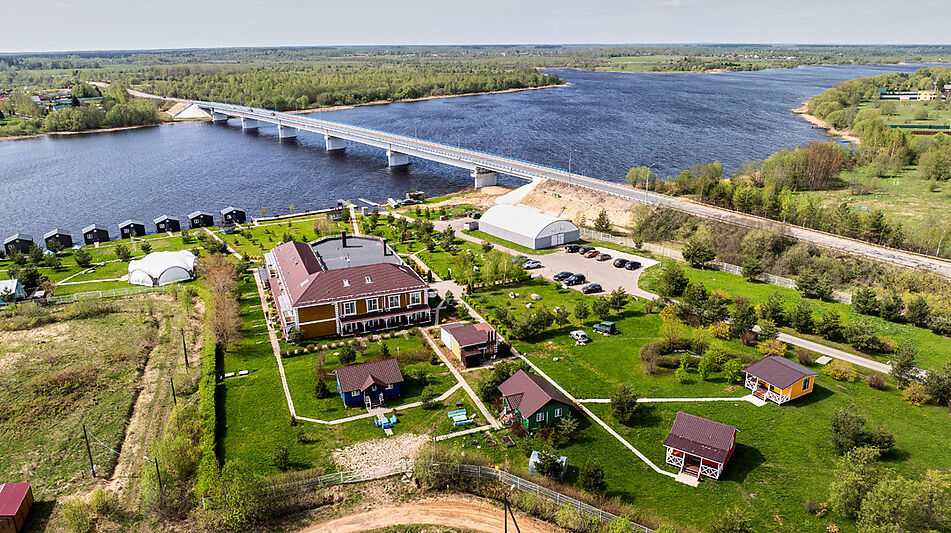 Парк-отель на берегу Волги