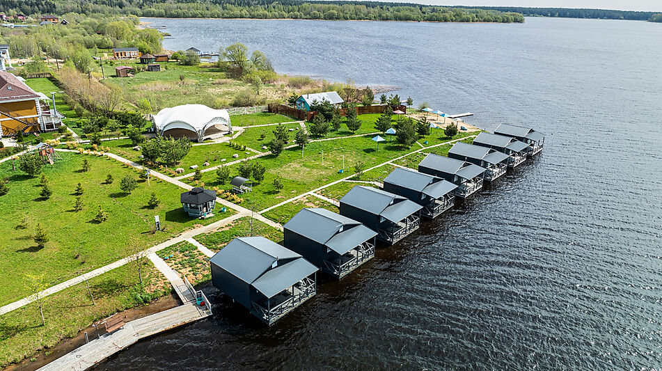 Парк-отель на берегу Волги