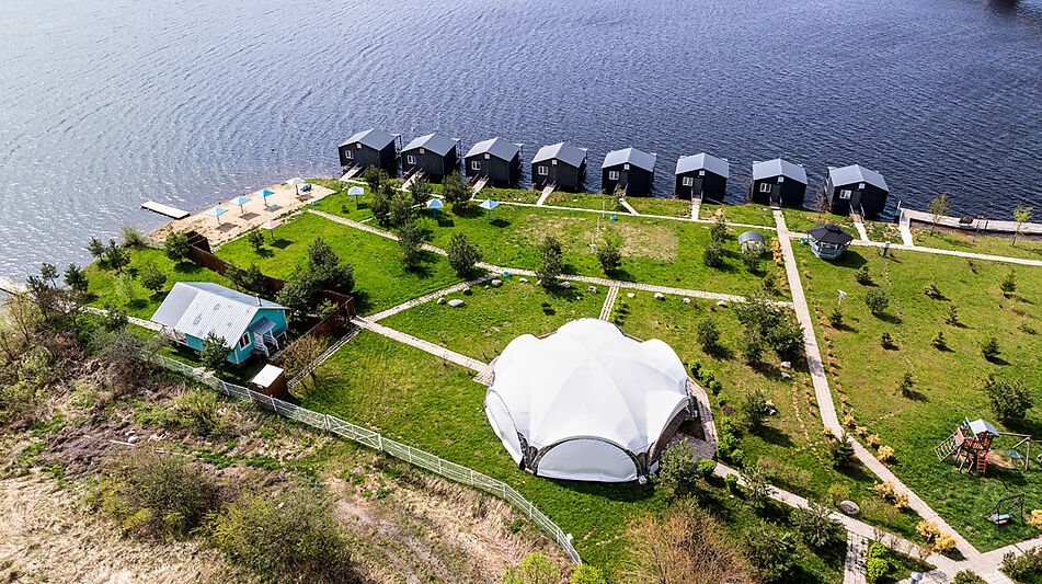 Парк-отель на берегу Волги