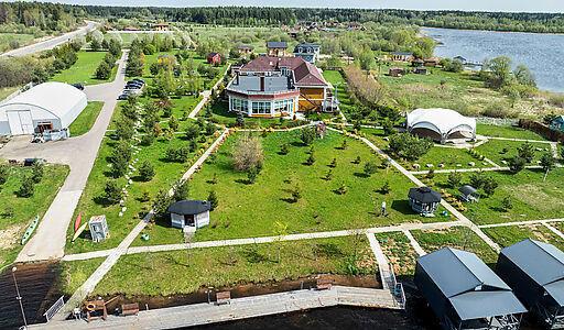 Парк-отель на берегу Волги