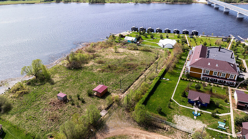 Парк-отель на берегу Волги