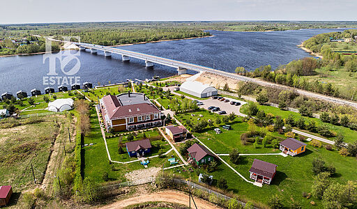 Парк-отель на берегу Волги