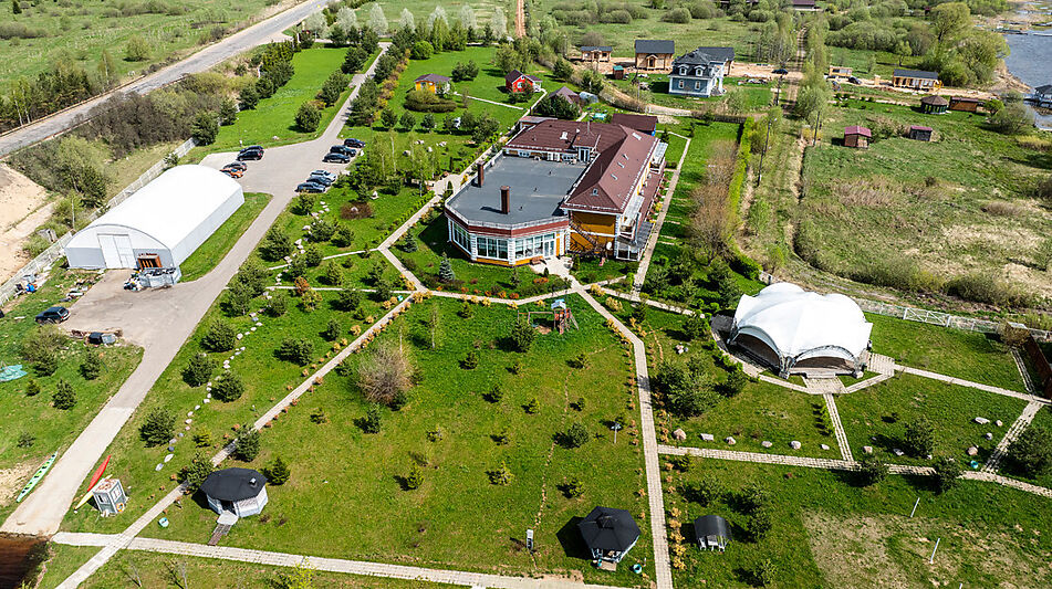 Парк-отель на берегу Волги