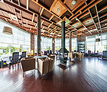 Парк-отель на берегу Волги