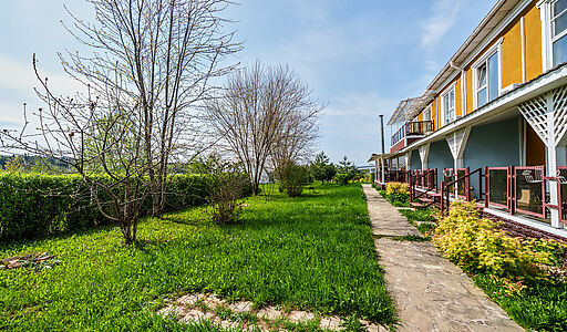 Парк-отель на берегу Волги