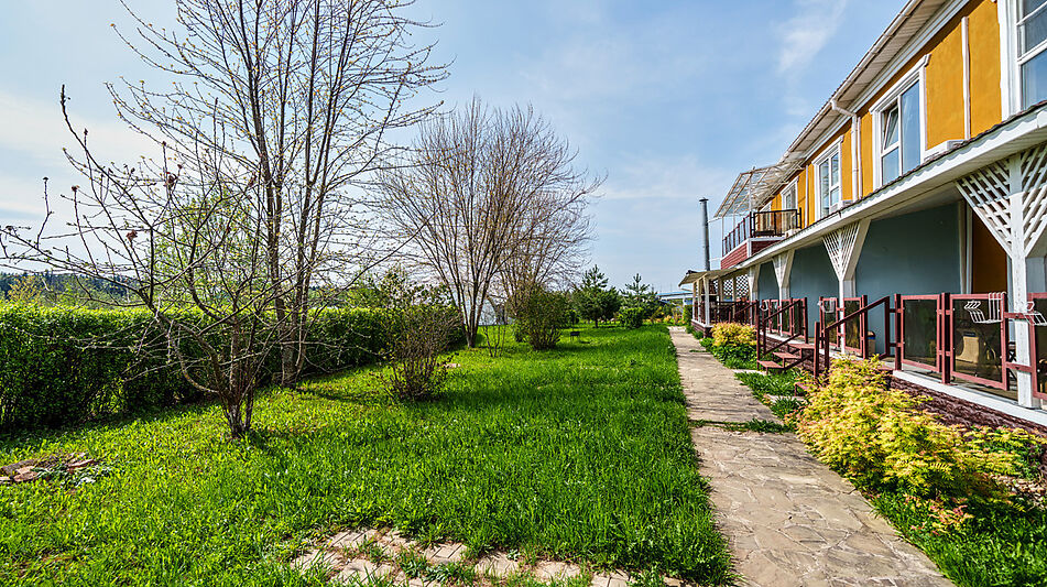 Парк-отель на берегу Волги