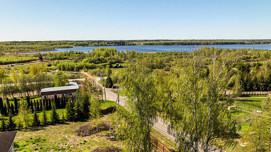 Дом с видом на воду в Славино