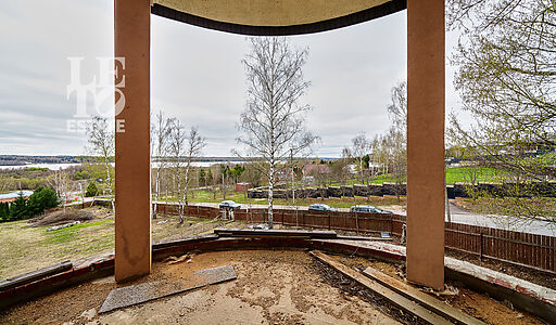 Дом с видом на воду в Славино