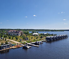 Резиденция на берегу Волги