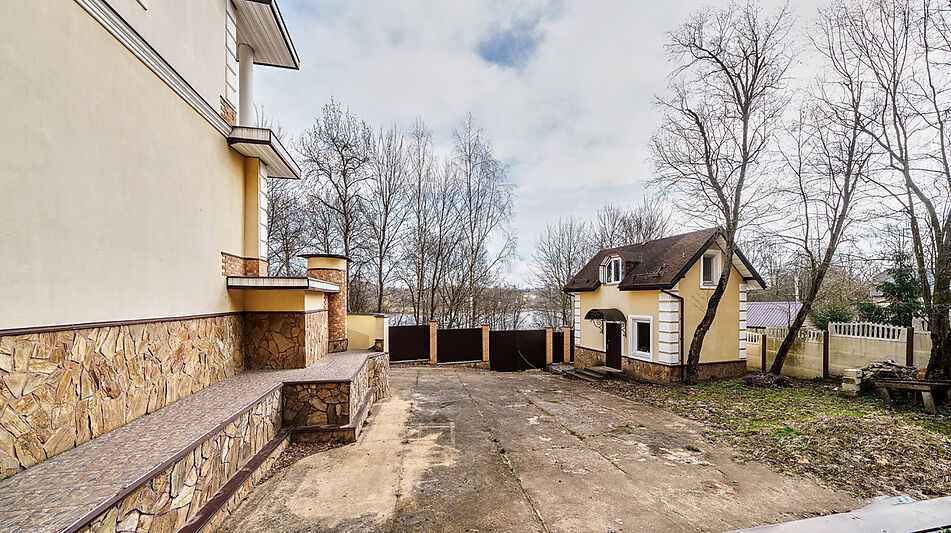 Дом с видом на озеро в Подрезково