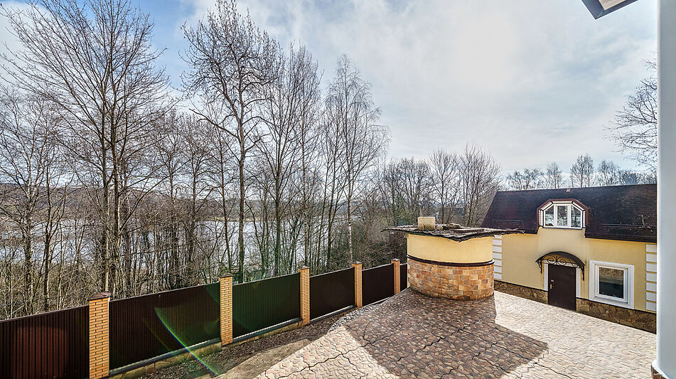 Дом с видом на озеро в Подрезково