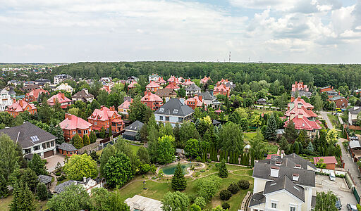 Дом на берегу в п. Вешки