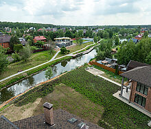 Дом на берегу в п. Вешки