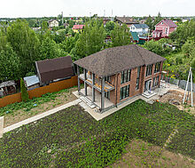 Дом на берегу в п. Вешки