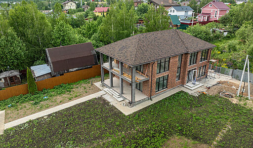 Дом на берегу в п. Вешки