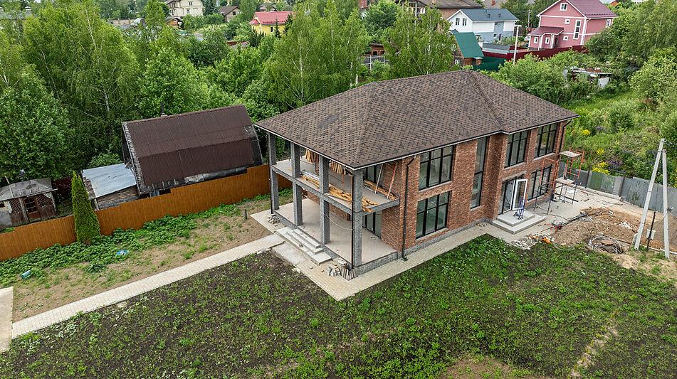 Дом на берегу в п. Вешки