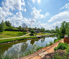 Дом на берегу в п. Вешки