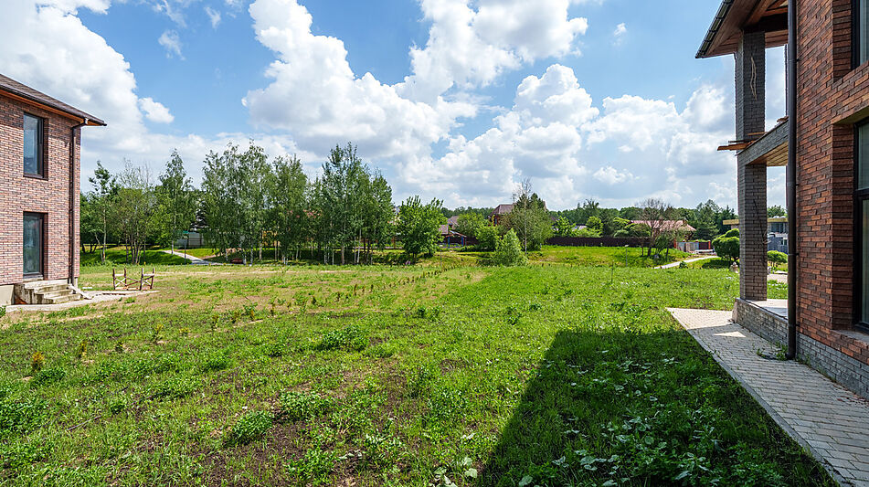 Дом на берегу в п. Вешки