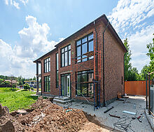 Дом на берегу в п. Вешки