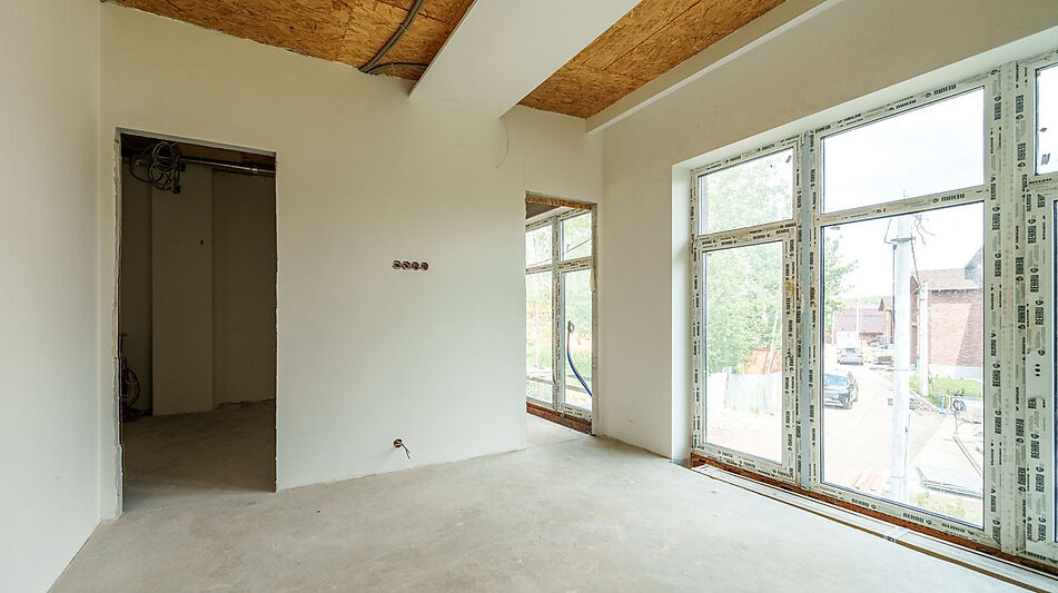 Дом на берегу в п. Вешки