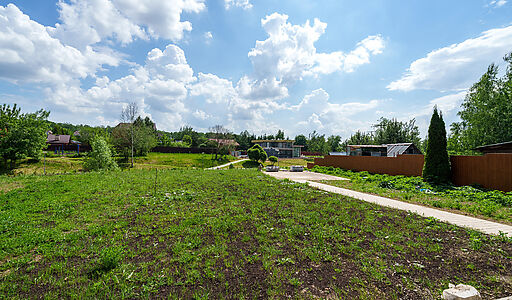 Дом на берегу в п. Вешки