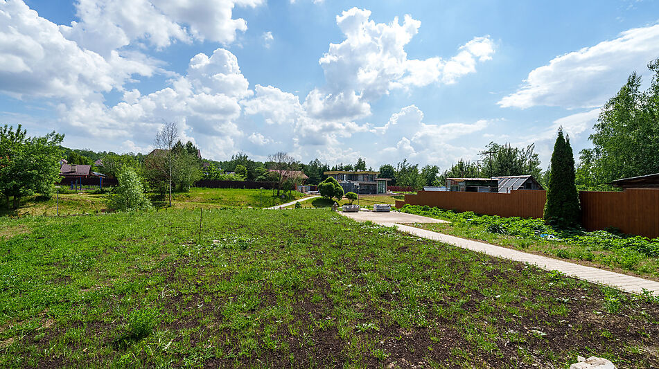 Дом на берегу в п. Вешки