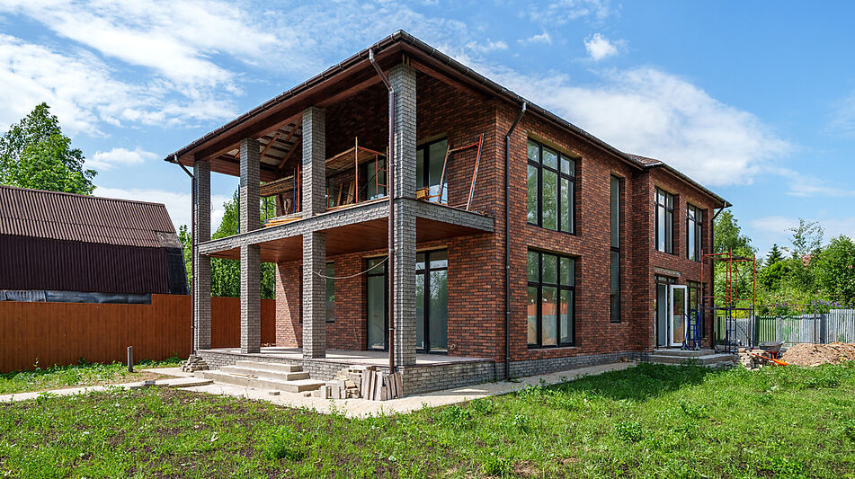 Дом на берегу в п. Вешки