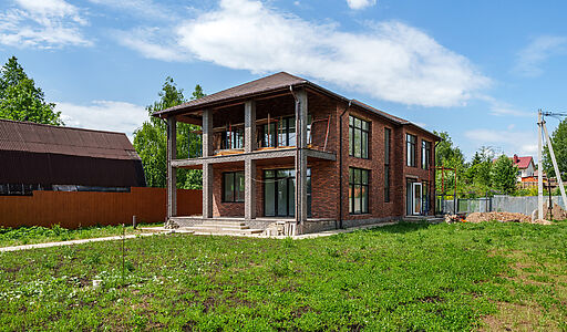 Дом на берегу в п. Вешки