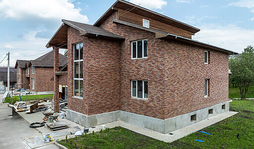 Дом на берегу в п. Вешки