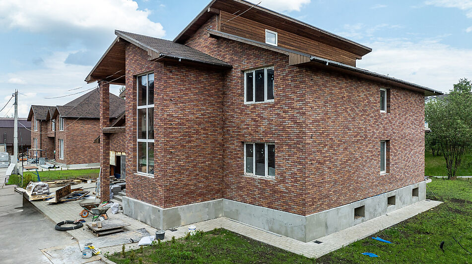 Дом на берегу в п. Вешки