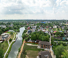 Дом на берегу в п. Вешки