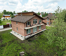 Дом на берегу в п. Вешки