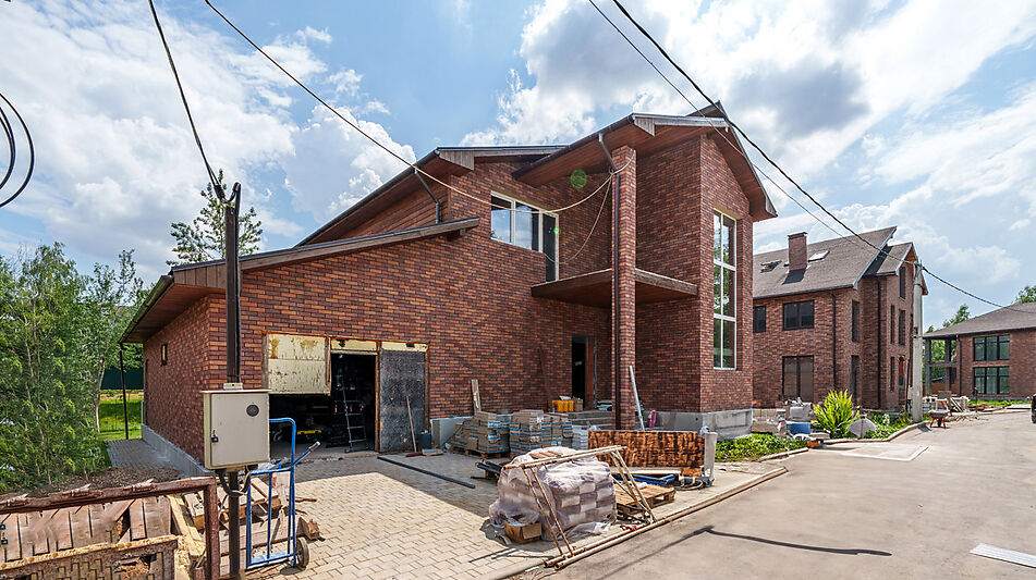 Дом на берегу в п. Вешки