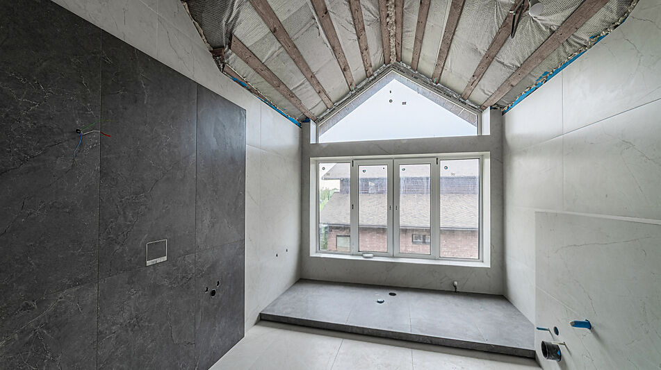 Дом на берегу в п. Вешки