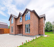 Дом на берегу в п. Вешки