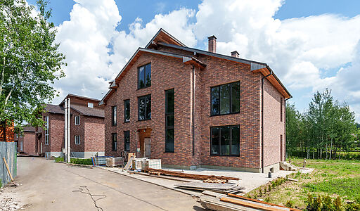 Дом на берегу в п. Вешки