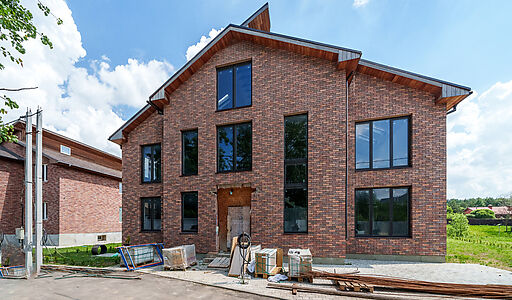 Дом на берегу в п. Вешки