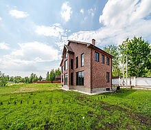 Дом на берегу в п. Вешки