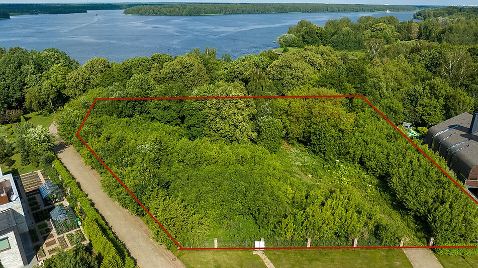 Участок у воды КП Лазурный берег