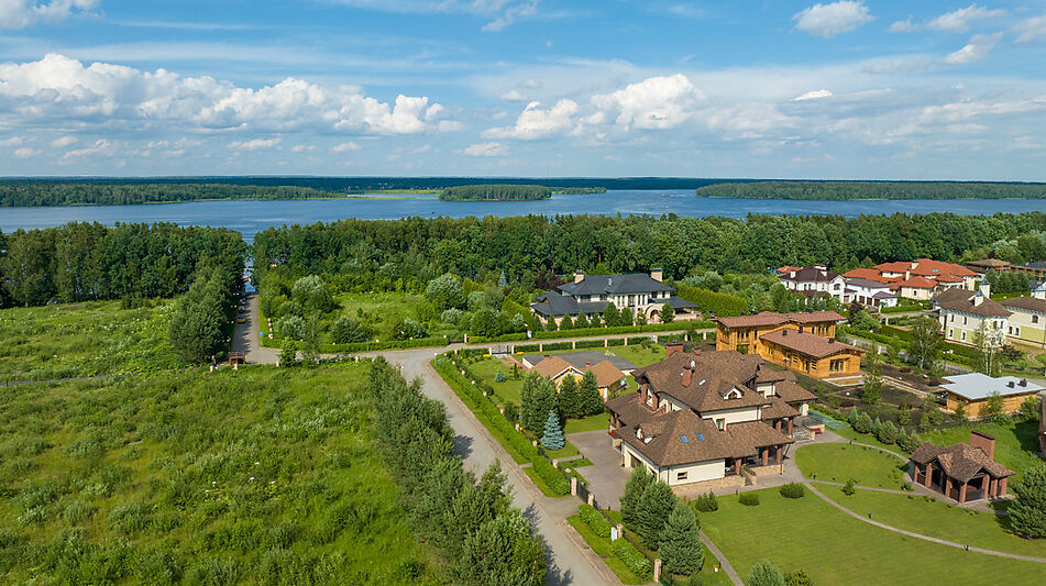 Участок у воды КП Лазурный берег