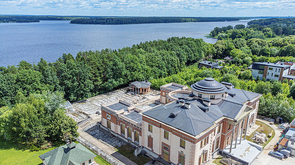 Дом у воды КП Лазурный берег