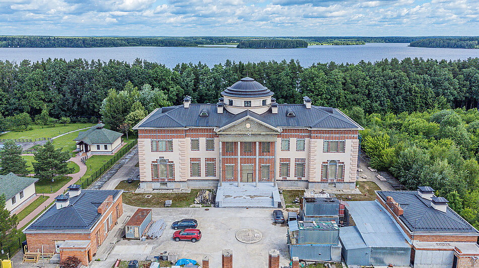 Дом у воды КП Лазурный берег